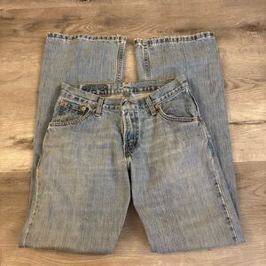 Vintage lightly distressed bootleg Levi’s light wash jeans